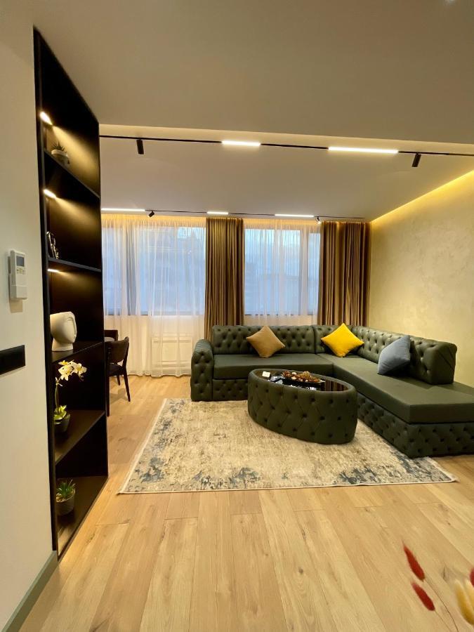 Queens Luxury Apartments Tirana Buitenkant foto
