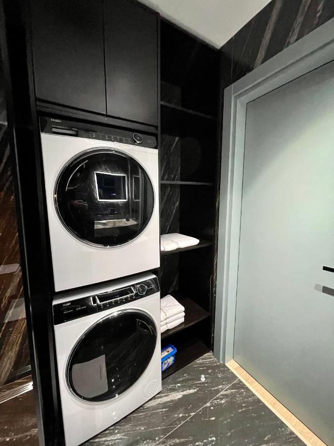 Queens Luxury Apartments Tirana Buitenkant foto