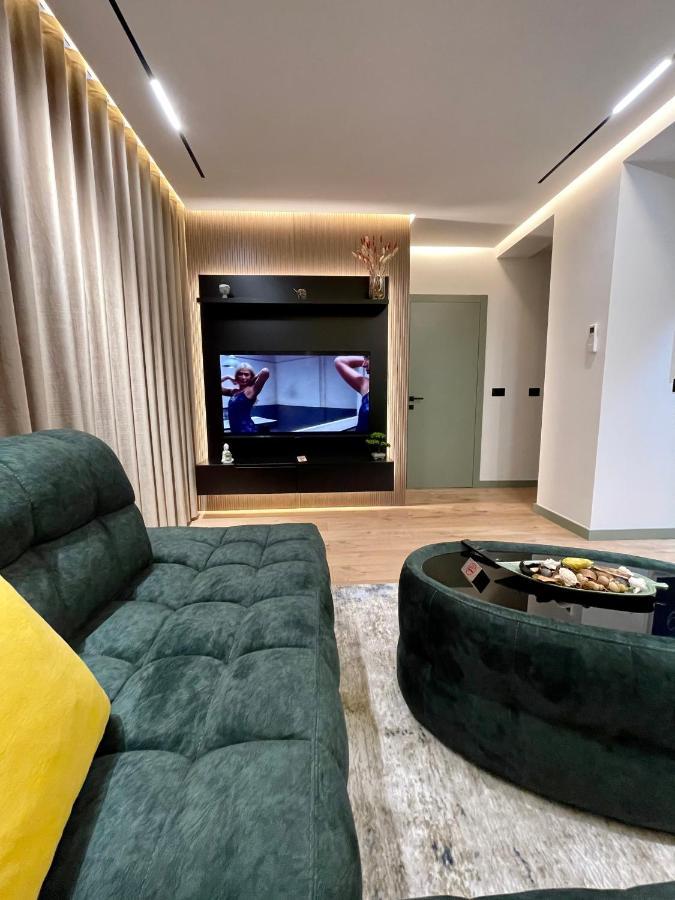 Queens Luxury Apartments Tirana Buitenkant foto