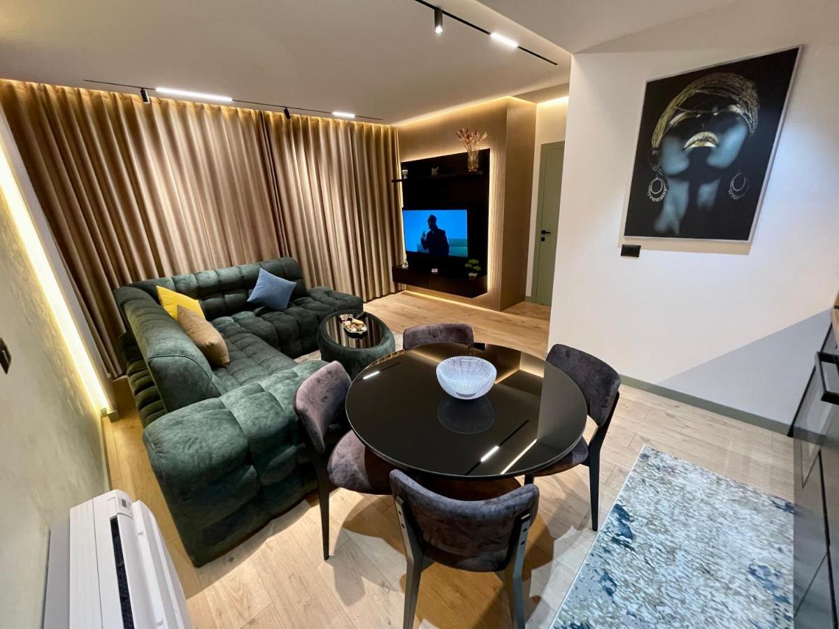 Queens Luxury Apartments Tirana Buitenkant foto