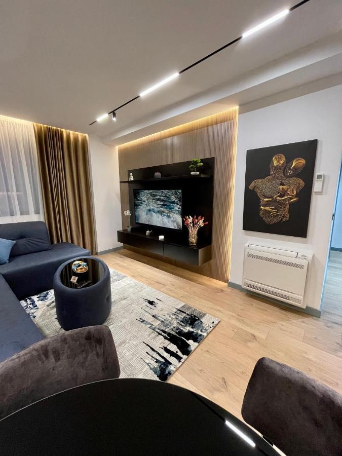 Queens Luxury Apartments Tirana Buitenkant foto