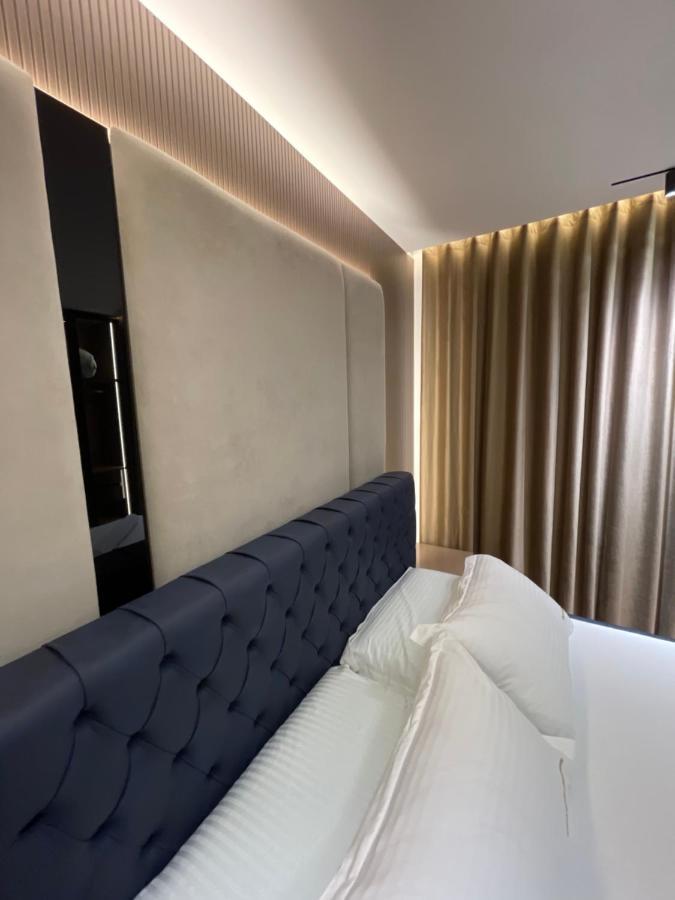 Queens Luxury Apartments Tirana Buitenkant foto