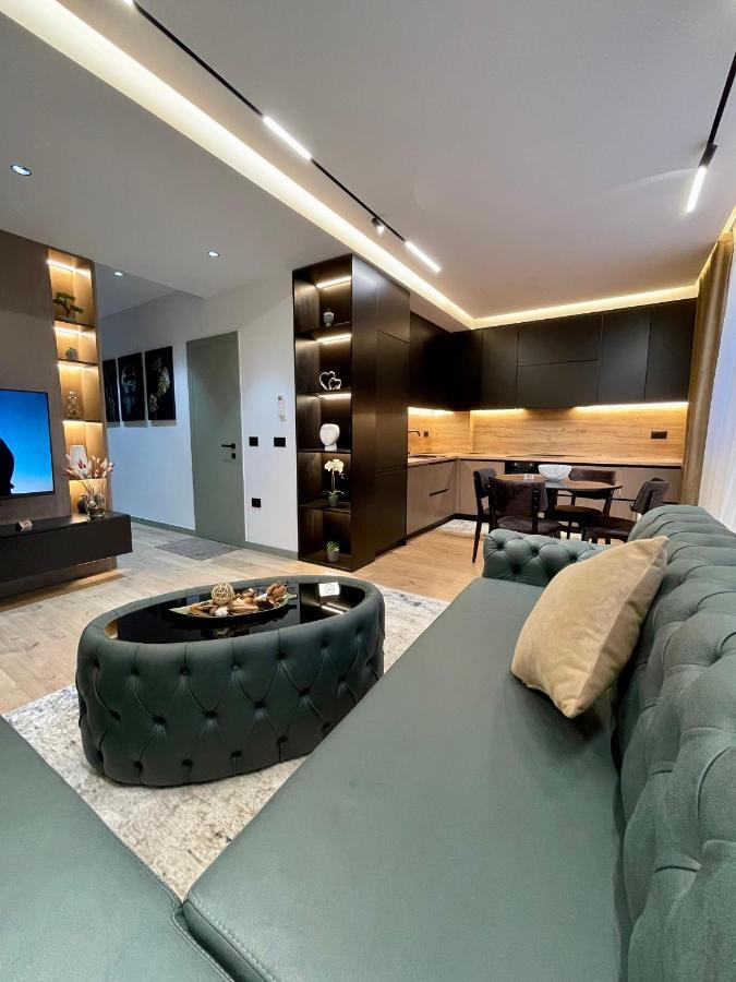 Queens Luxury Apartments Tirana Buitenkant foto