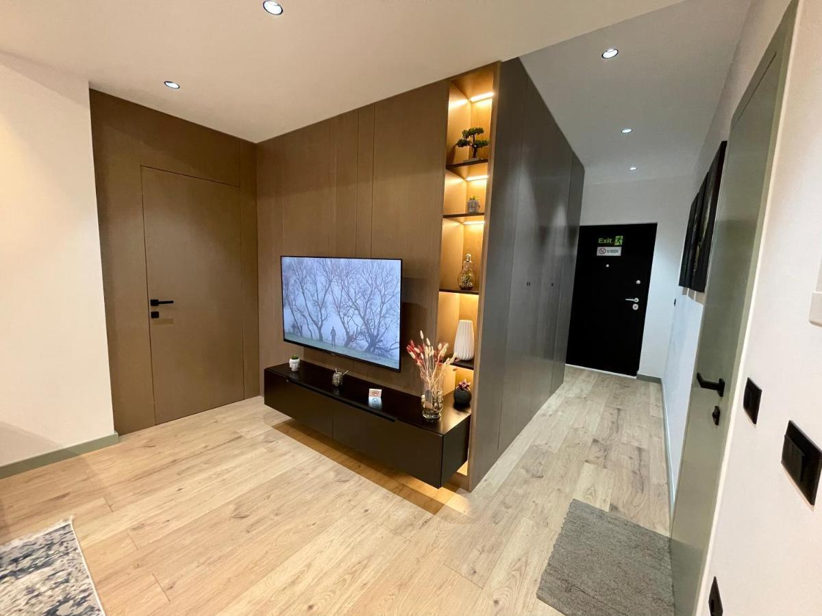 Queens Luxury Apartments Tirana Buitenkant foto