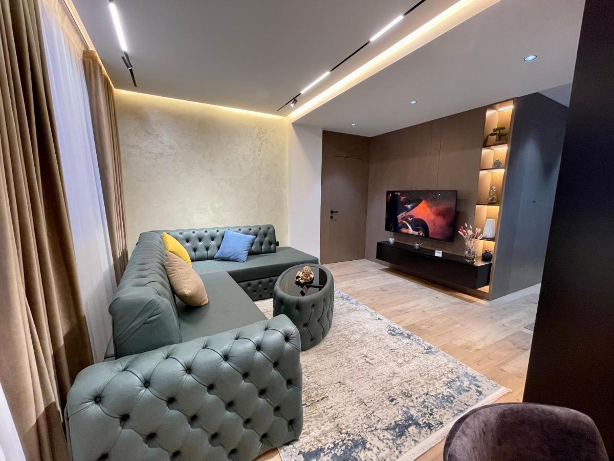 Queens Luxury Apartments Tirana Buitenkant foto