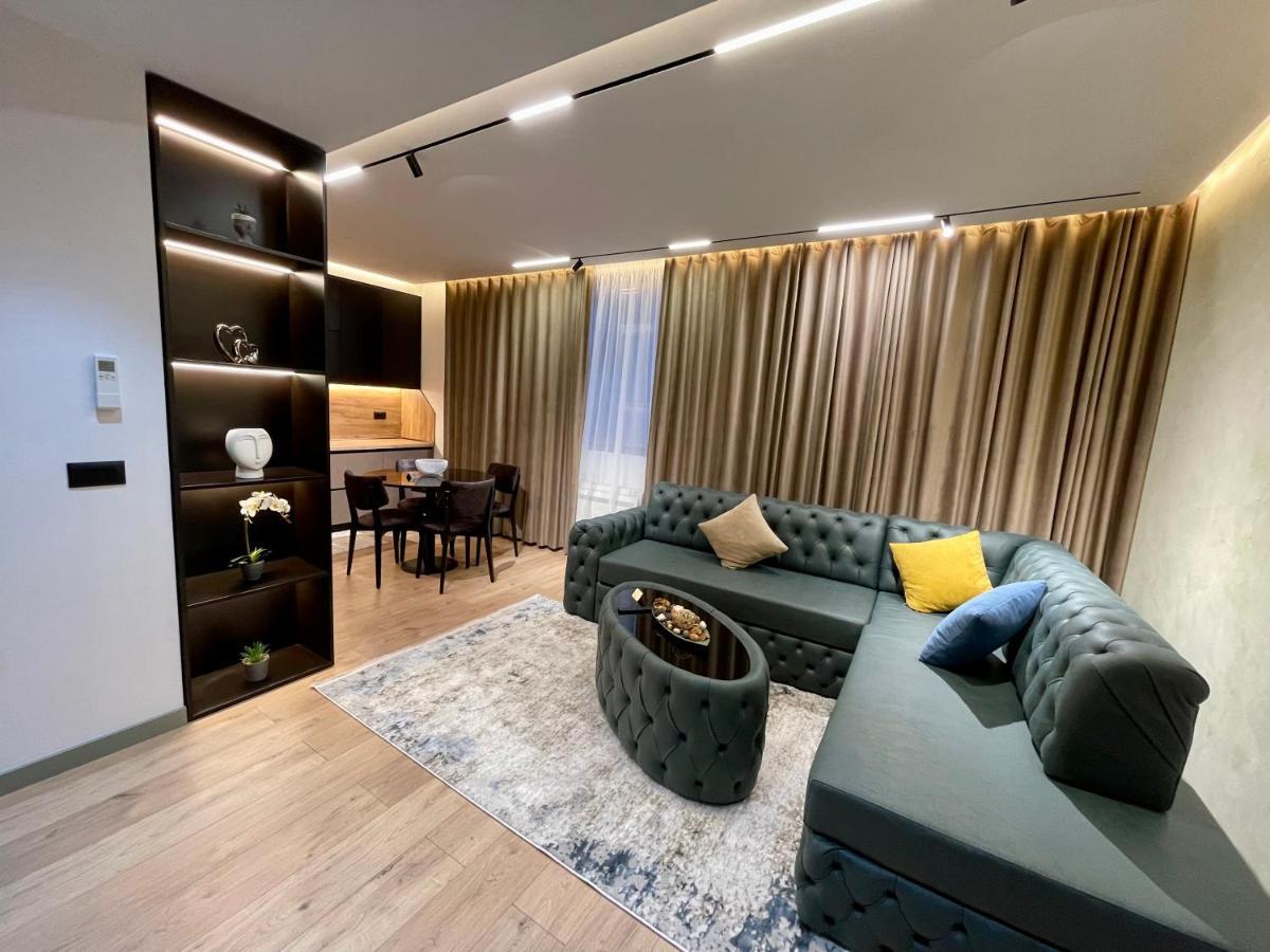 Queens Luxury Apartments Tirana Buitenkant foto