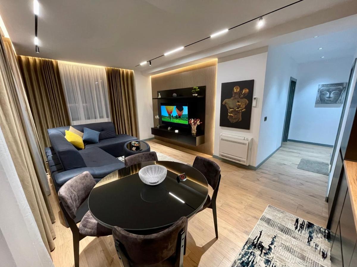 Queens Luxury Apartments Tirana Buitenkant foto