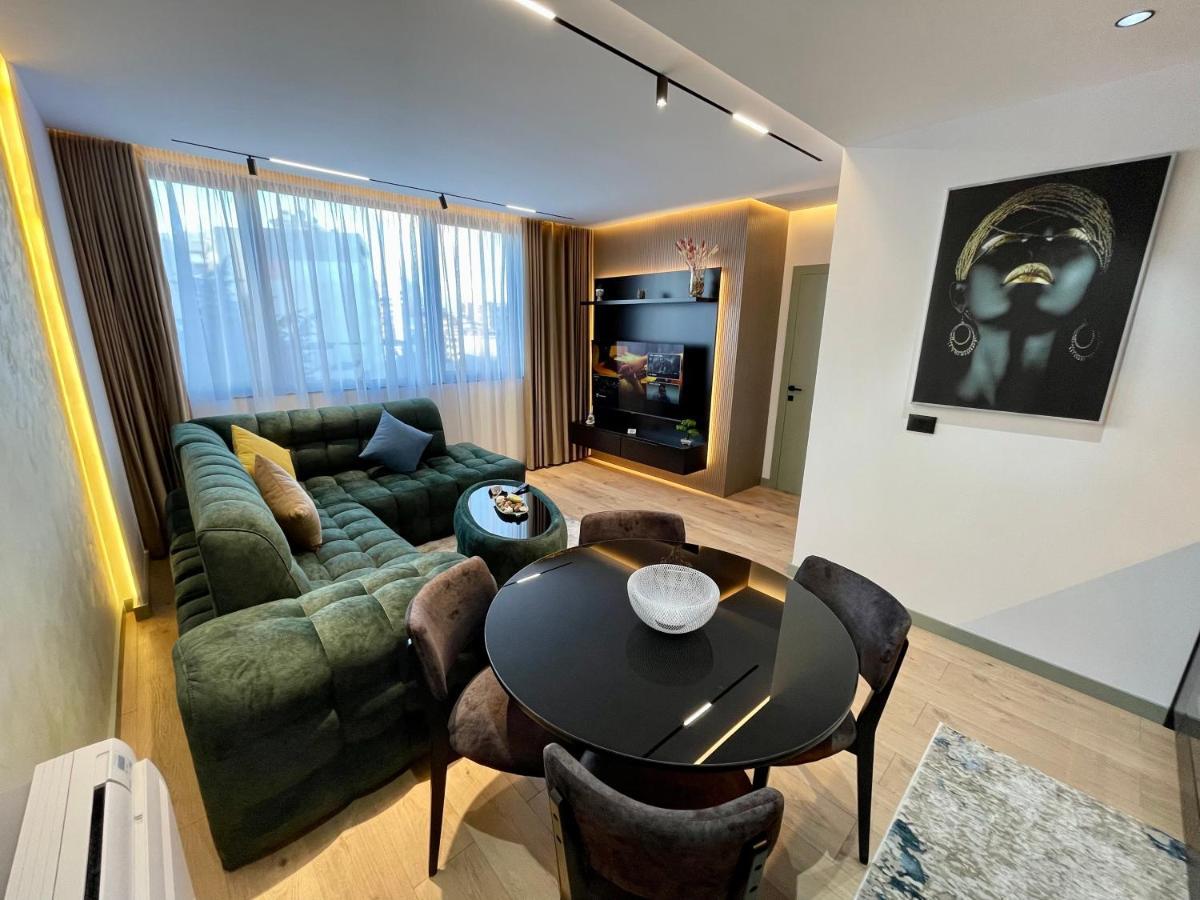 Queens Luxury Apartments Tirana Buitenkant foto