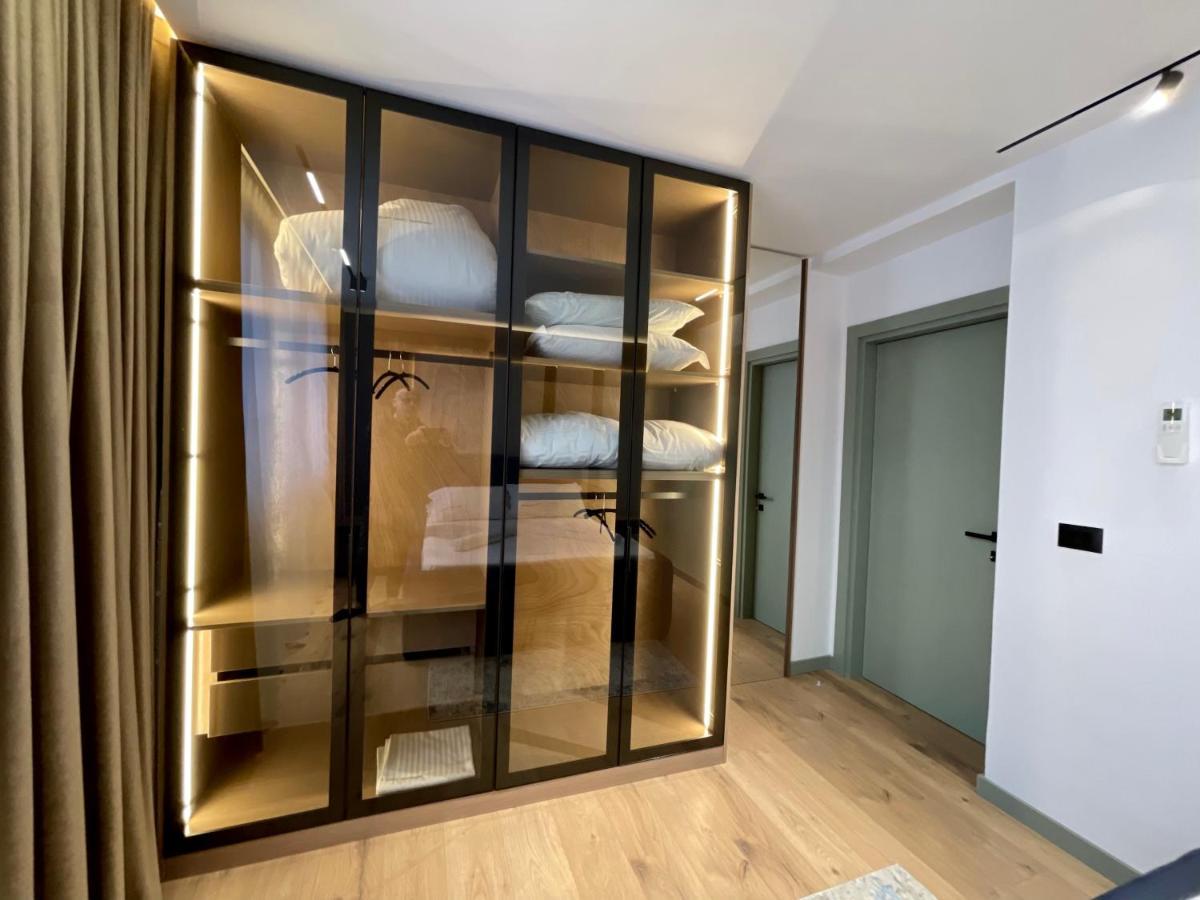 Queens Luxury Apartments Tirana Buitenkant foto