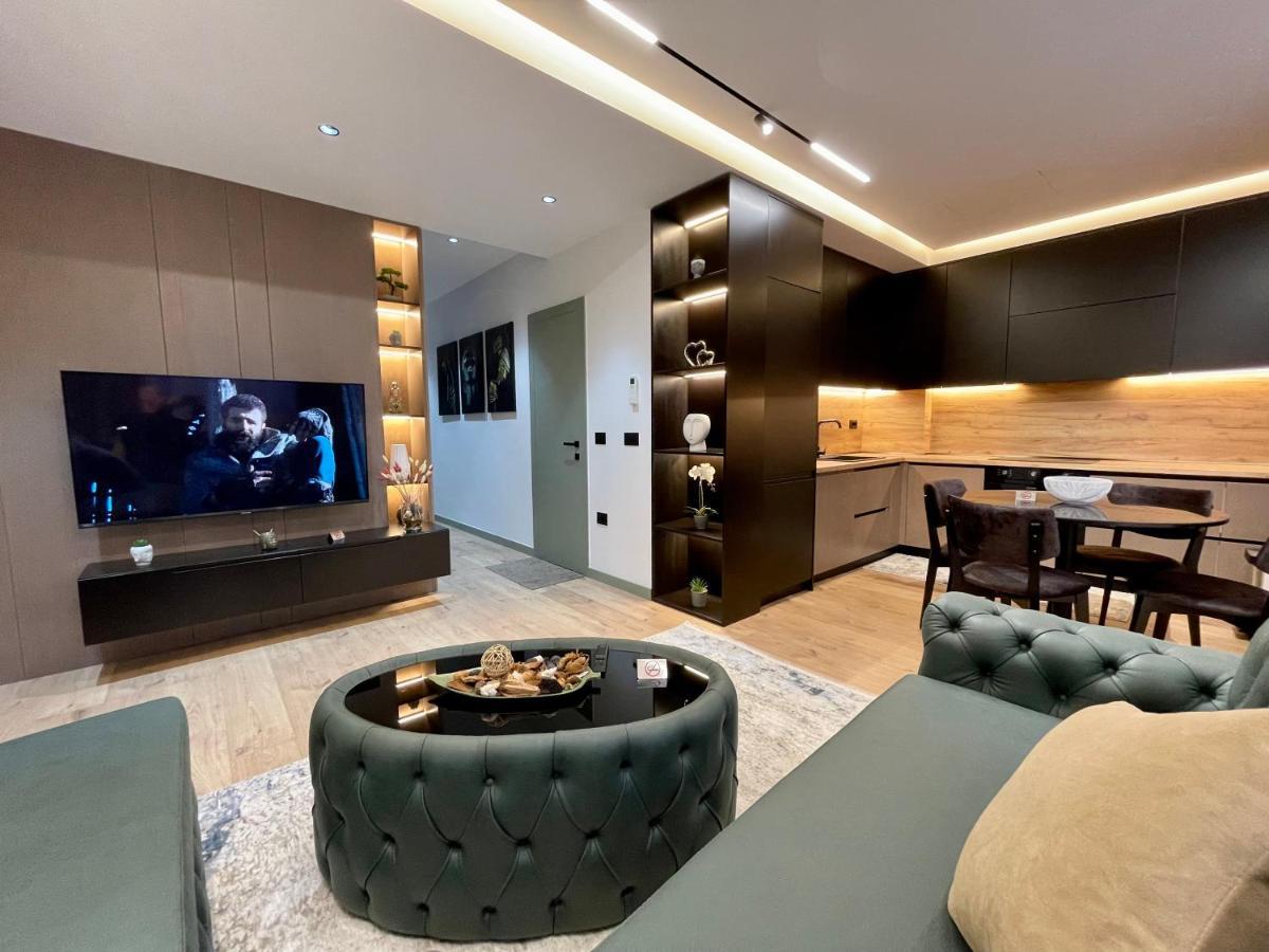 Queens Luxury Apartments Tirana Buitenkant foto