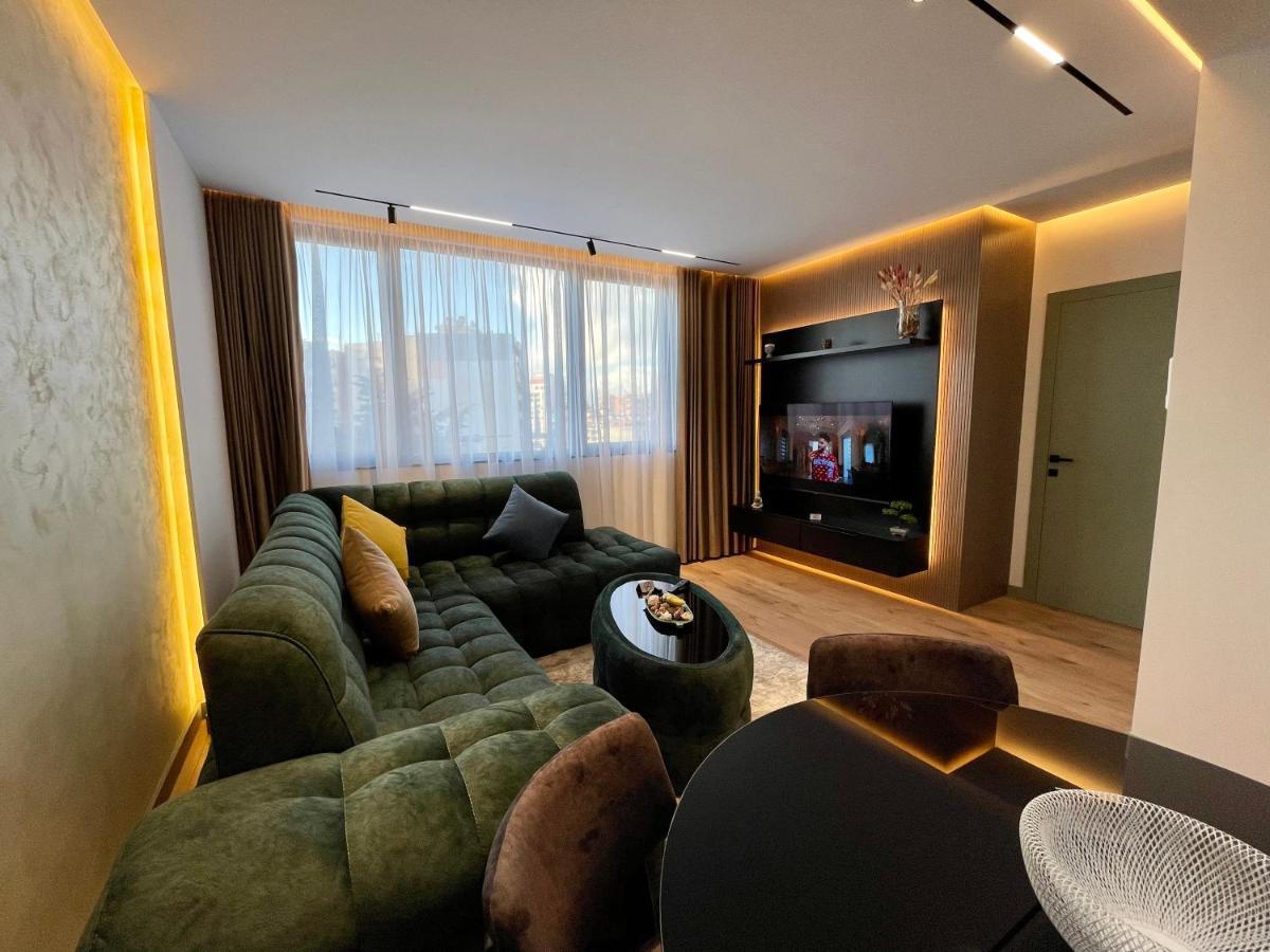 Queens Luxury Apartments Tirana Buitenkant foto